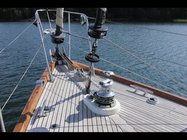 Tom Cunliffe discusses teak decks ©Tom Cunliffe 2019